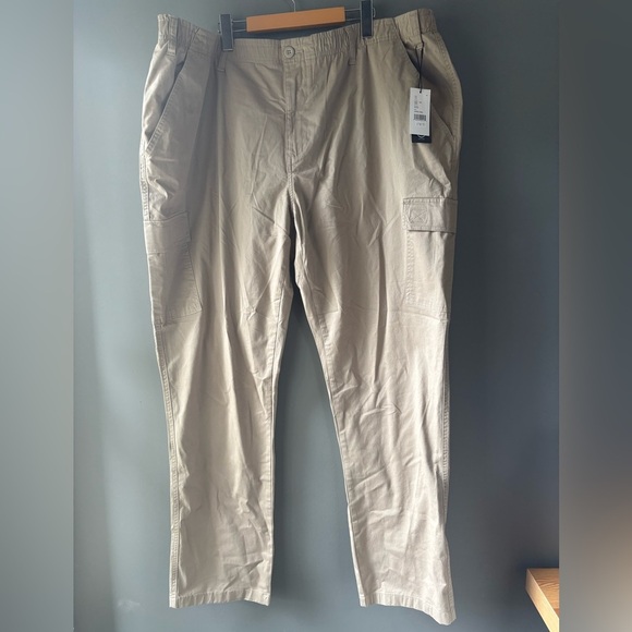 NWT Britches, size W44 x L34 Men's Tan Cargo Pants, stretchy khaki hiking - Picture 7 of 7